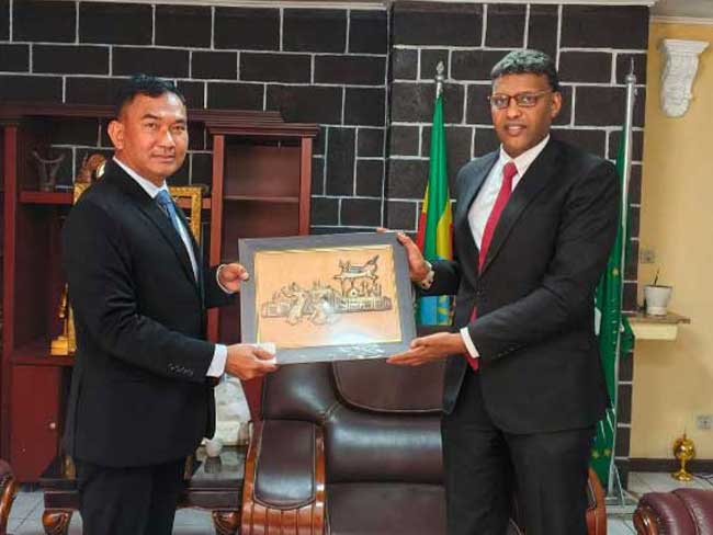 Myanmar Ambassador in Ethiopia pays a Courtesy Call on Somalia Ambassador to Ethiopia